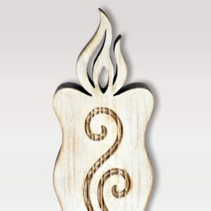 Lesena sveča iz masivne smreke, bele barve, s kamnitim podstavkom - ornament