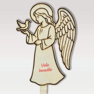 Lesena sveča na piku iz vezane plošče - angel z golobom v roki - personaliziran napis