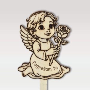 Lesena sveča na piku iz vezane plošče – angel z vrtnico z napisom "Pogrešam te"